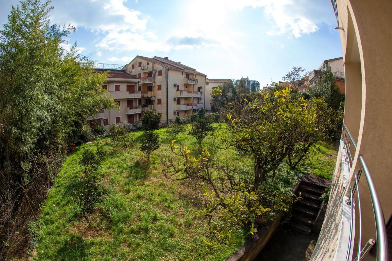 Guest House Mandarina Будва Екстериор снимка